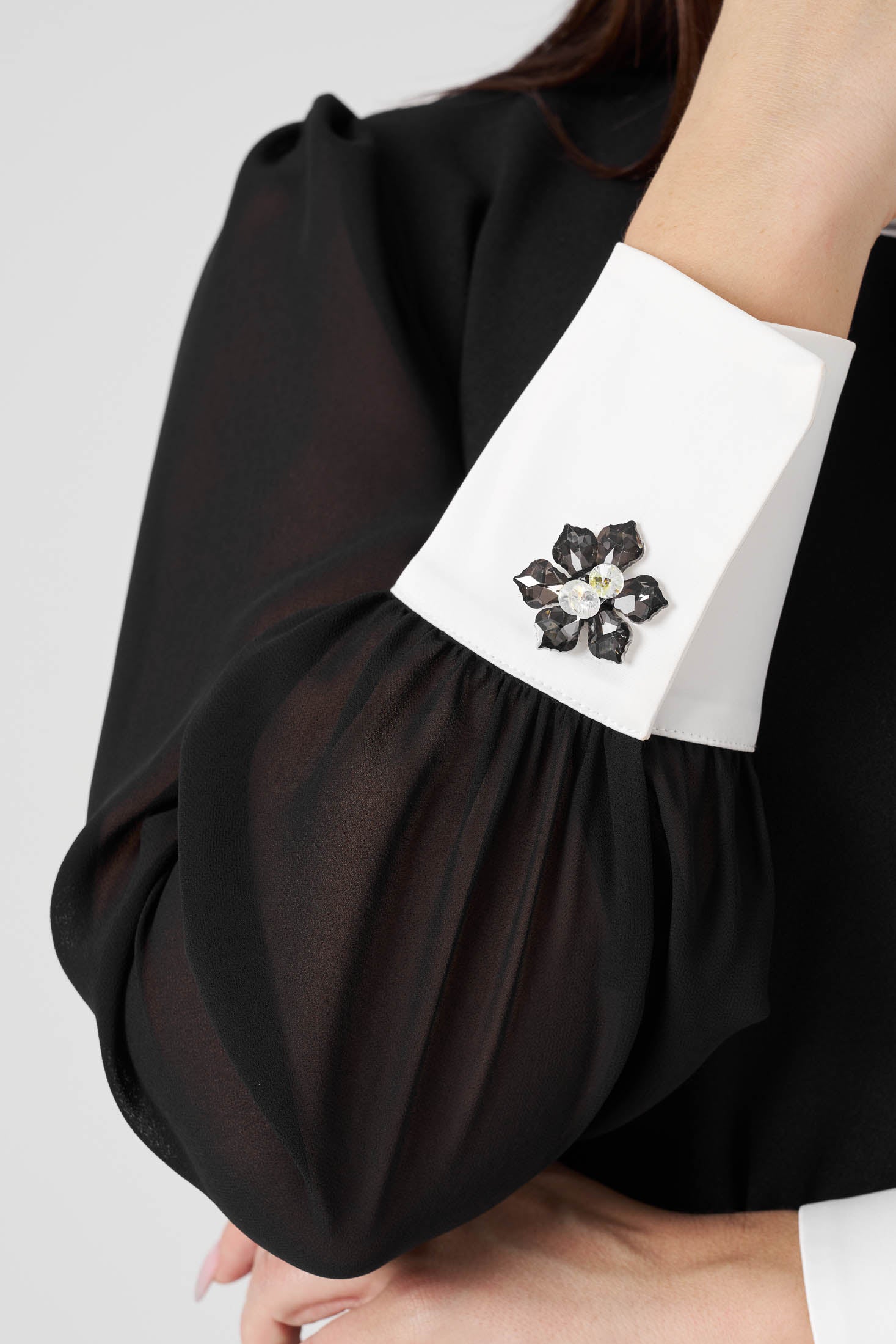 Yakası Fularlı Örme Elbise Siyah