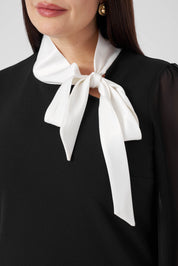 Yakası Fularlı Örme Elbise Siyah