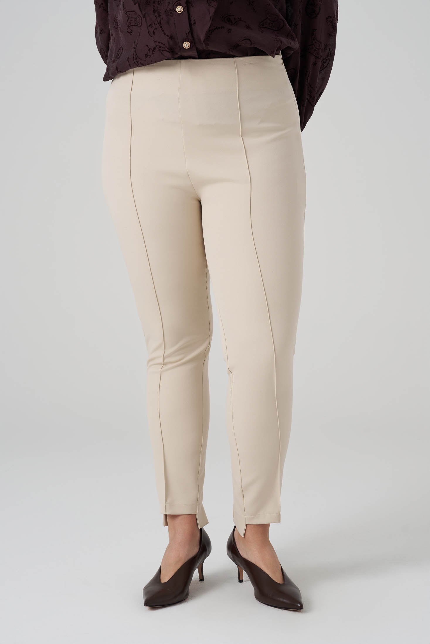 Paça Detaylı Pantolon Bej